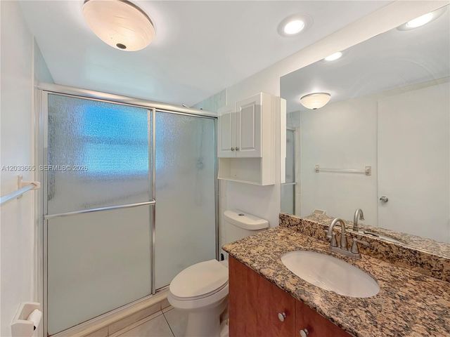 3641 Oaks Clubhouse Drive 201, Pompano Beach, FL 33069