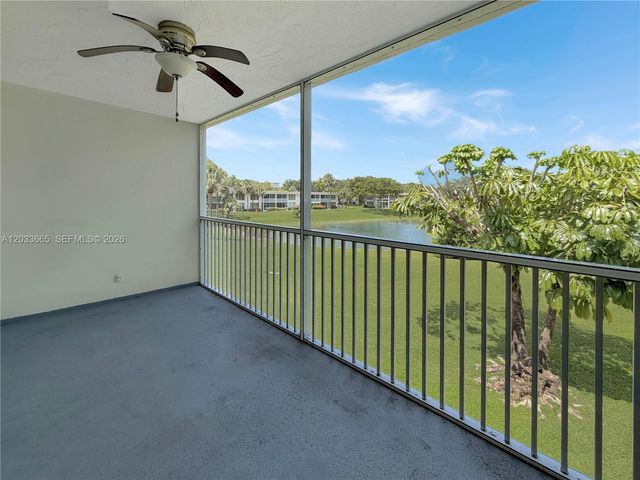 3641 Oaks Clubhouse Drive 201, Pompano Beach, FL 33069