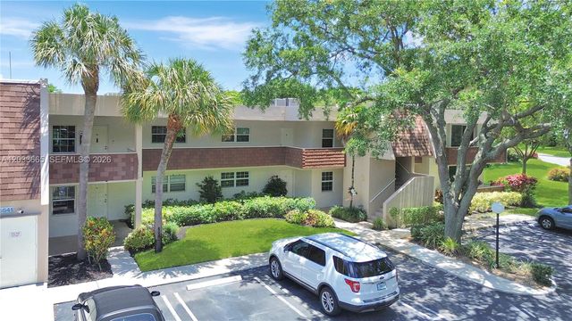 3641 Oaks Clubhouse Drive 201, Pompano Beach, FL 33069
