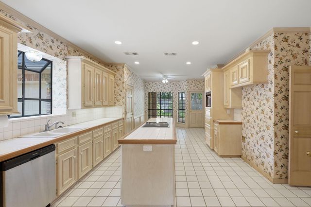 5202 Marble Gate Lane, Houston, TX 77069