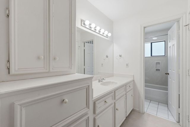 5202 Marble Gate Lane, Houston, TX 77069