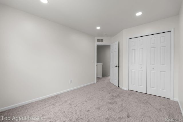 907 Deer Valley Road, Holly Township, MI 48442