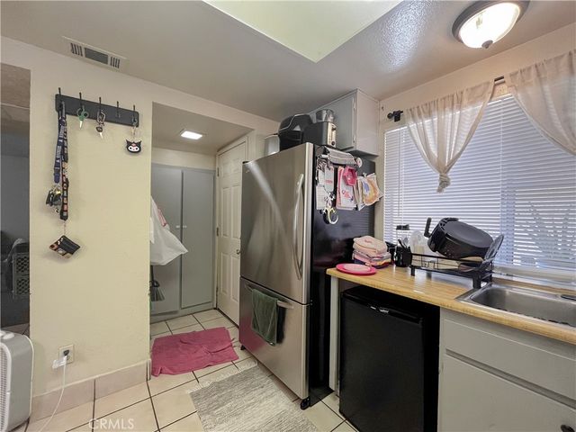 1077 S Santo Antonio Drive 4, Colton, CA 92324