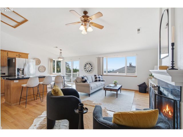 3898 U St, Washougal, WA 98671