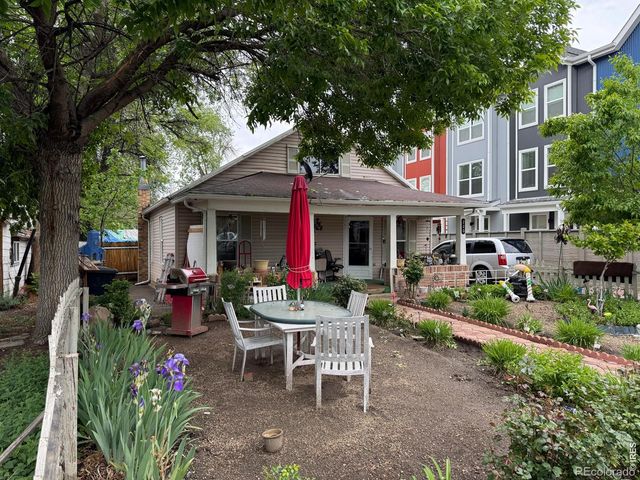220 Emery Street, Longmont, CO 80501