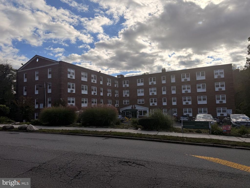 5720 WISSAHICKON AVE #C17, PHILADELPHIA, PA 19144 — exterior