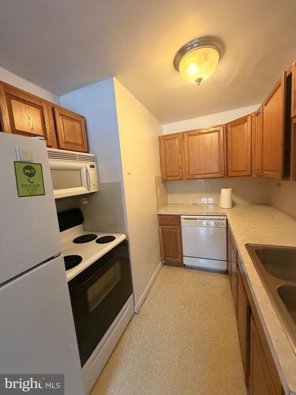 5720 WISSAHICKON AVE #C17, PHILADELPHIA, PA 19144 — photo 3