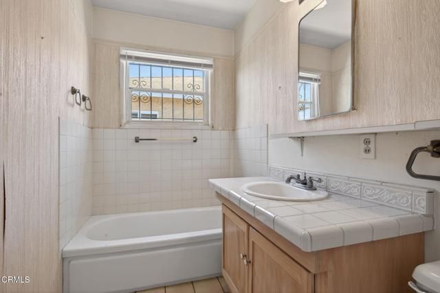 622 E Poplar Street, Oxnard, CA 93033