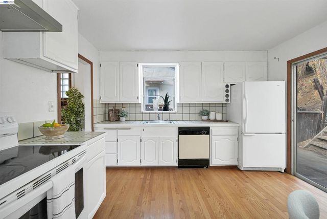 18662 Stanton ave, Castro Valley, CA 94546