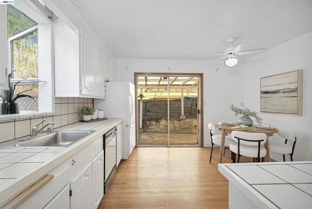 18662 Stanton ave, Castro Valley, CA 94546