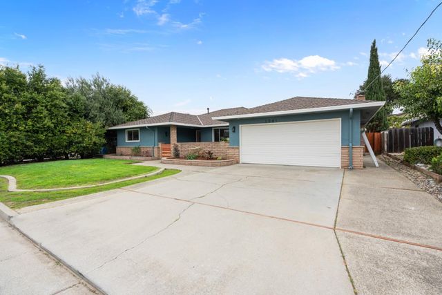 1941 Memorial Drive, Hollister, CA 95023