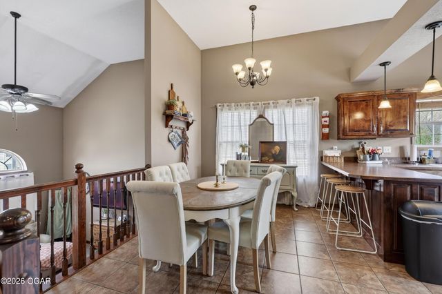 407 Hodge Drive, Carl Junction, MO 64834