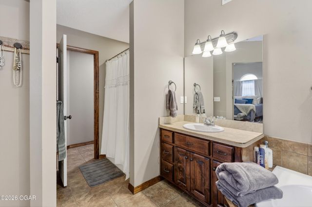 407 Hodge Drive, Carl Junction, MO 64834