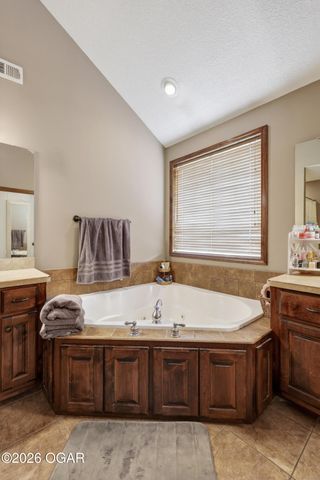 407 Hodge Drive, Carl Junction, MO 64834