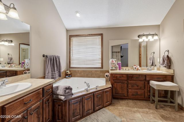 407 Hodge Drive, Carl Junction, MO 64834