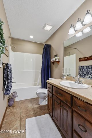 407 Hodge Drive, Carl Junction, MO 64834