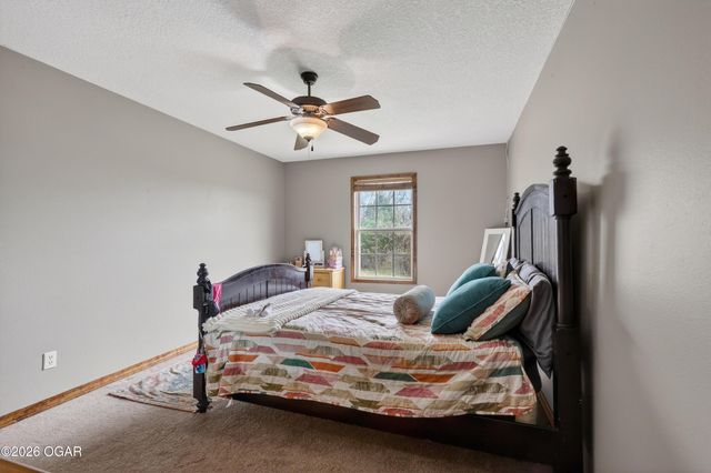 407 Hodge Drive, Carl Junction, MO 64834