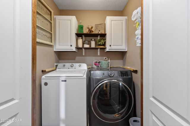 407 Hodge Drive, Carl Junction, MO 64834