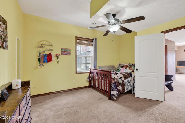 407 Hodge Drive, Carl Junction, MO 64834