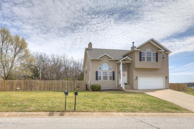 407 Hodge Drive, Carl Junction, MO 64834