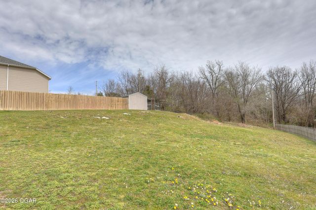 407 Hodge Drive, Carl Junction, MO 64834