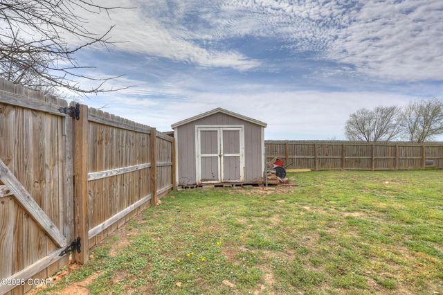 407 Hodge Drive, Carl Junction, MO 64834