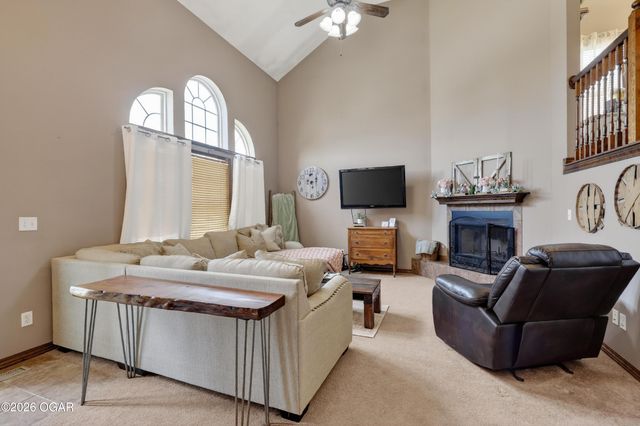 407 Hodge Drive, Carl Junction, MO 64834