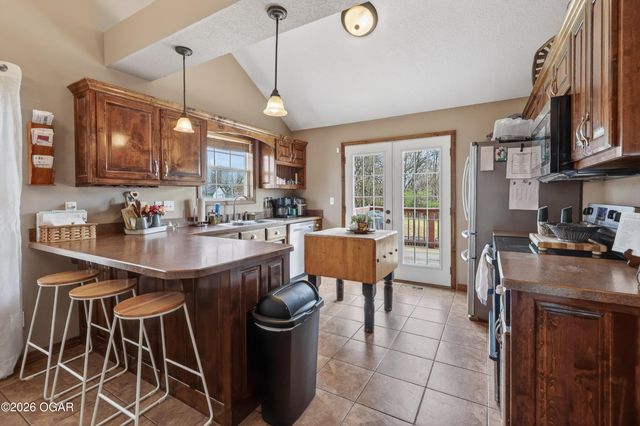 407 Hodge Drive, Carl Junction, MO 64834