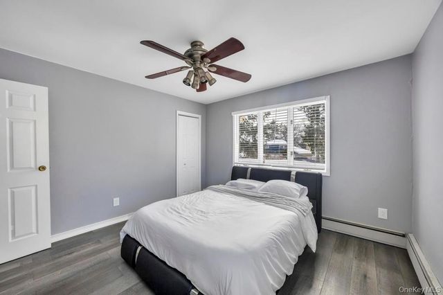 119 Scooter Lane, Hicksville, NY 11801