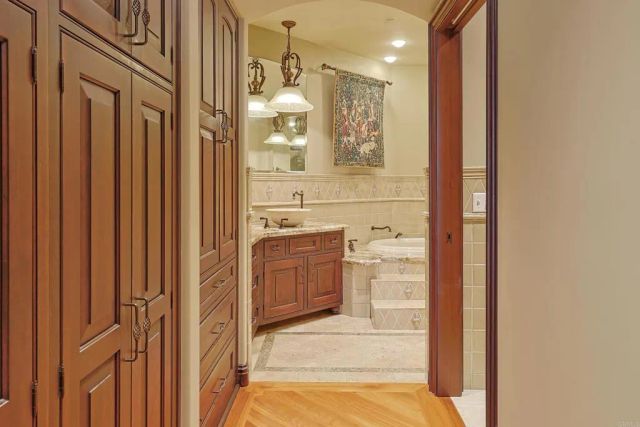 120 C Avenue 201, Coronado, CA 92118