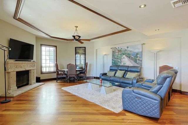 120 C Avenue 201, Coronado, CA 92118