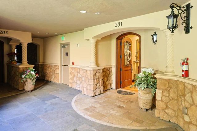 120 C Avenue 201, Coronado, CA 92118