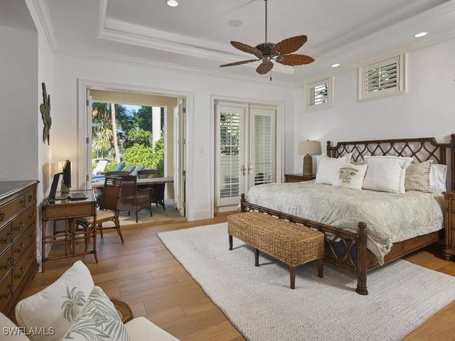 377 Pirates Bight, Naples, FL 34103