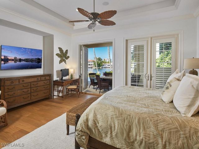 377 Pirates Bight, Naples, FL 34103