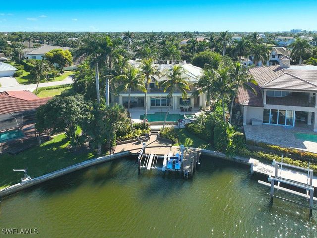 377 Pirates Bight, Naples, FL 34103