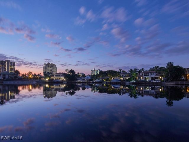 377 Pirates Bight, Naples, FL 34103