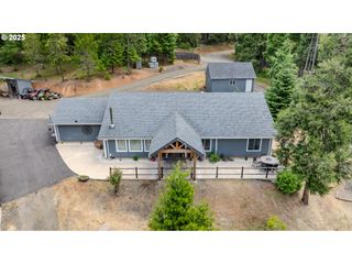 1950 BYRON CREEK Rd, Winston, OR 97496