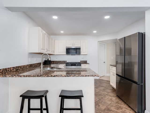 3721 Harms Road, Joliet, IL 60435