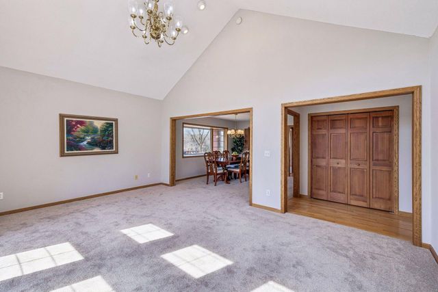 7748 W 99th Street, Bloomington, MN 55438