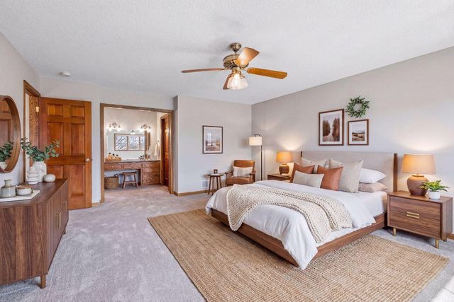 7748 W 99th Street, Bloomington, MN 55438