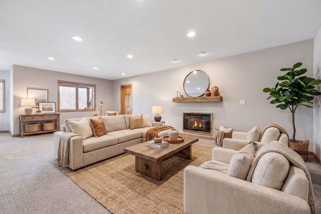 7748 W 99th Street, Bloomington, MN 55438