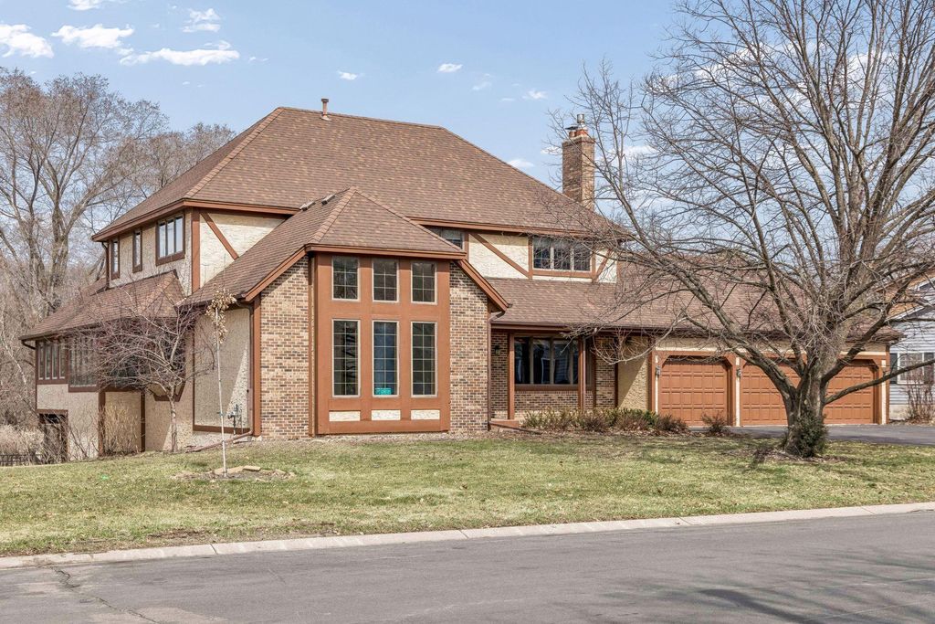 7748 W 99th Street, Bloomington, MN 55438