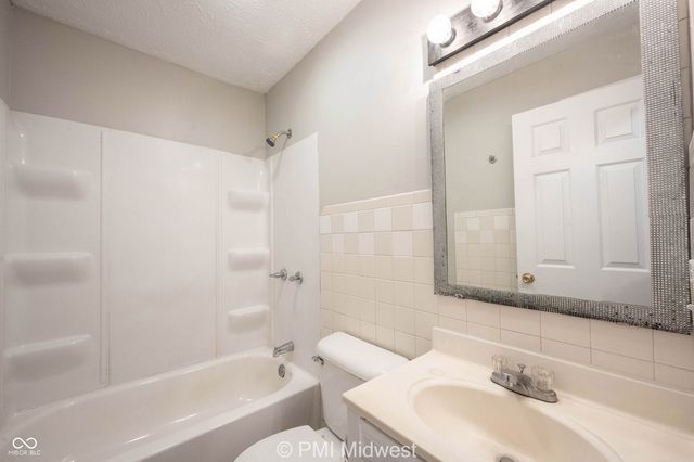 270 S Lasalle Street, Indianapolis, IN 46201