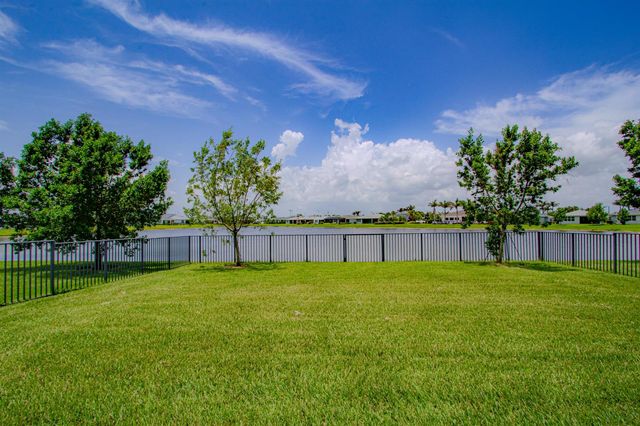 10696 SW Estella Lane, Port St. Lucie, FL 34987