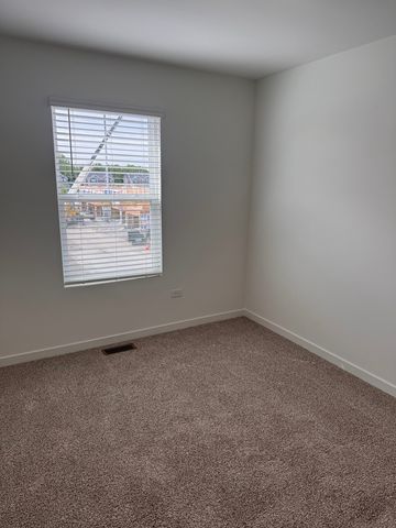 428 Lakeshore Court 428, St. Charles, IL 60174
