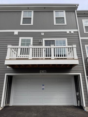428 Lakeshore Court 428, St. Charles, IL 60174