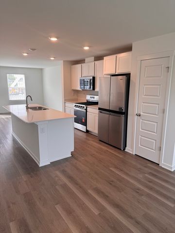 428 Lakeshore Court 428, St. Charles, IL 60174