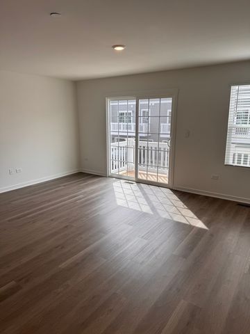 428 Lakeshore Court 428, St. Charles, IL 60174