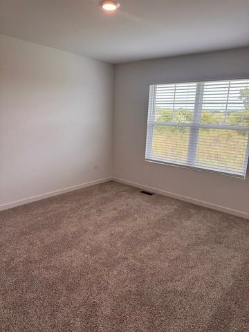 428 Lakeshore Court 428, St. Charles, IL 60174
