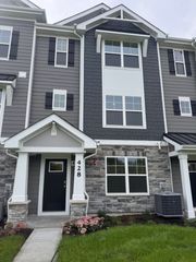 428 Lakeshore Court 428, St. Charles, IL 60174
